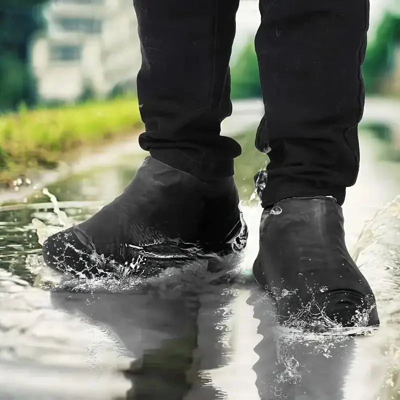 1 pair of black latex waterproof shoe covers, anti slip and wear-resistant, suitable for mountaineering and hiking