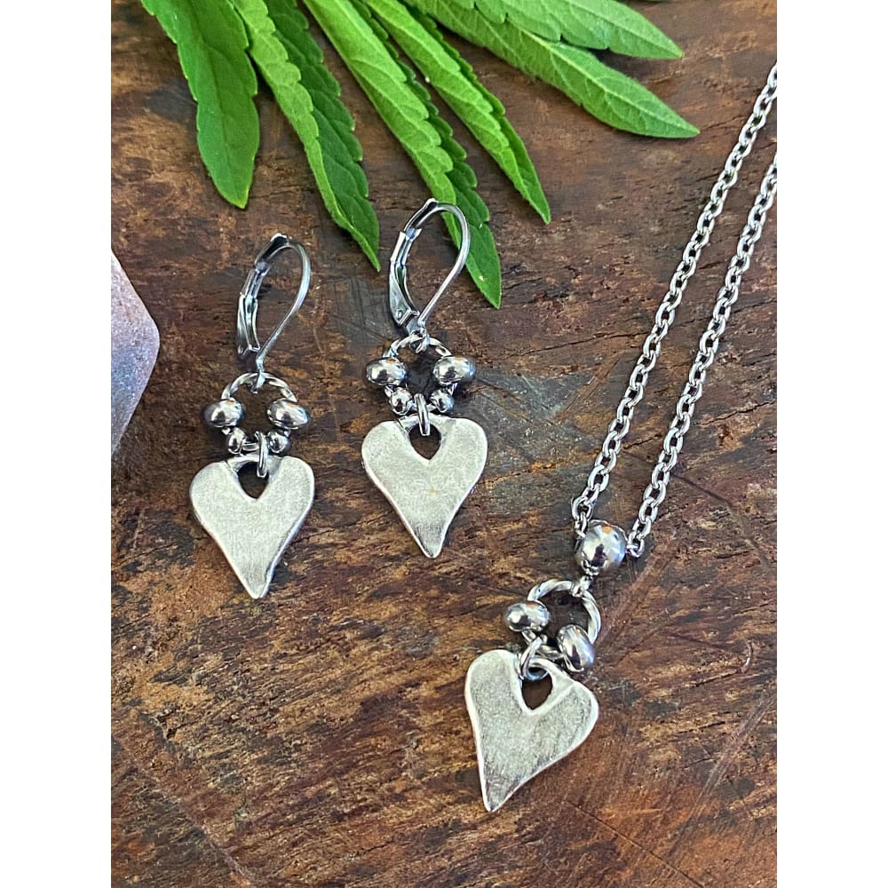 RUSTIC HEART NECKLACE
